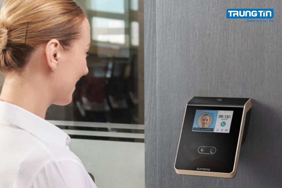 Máy chấm công AI có camera kép là gì?