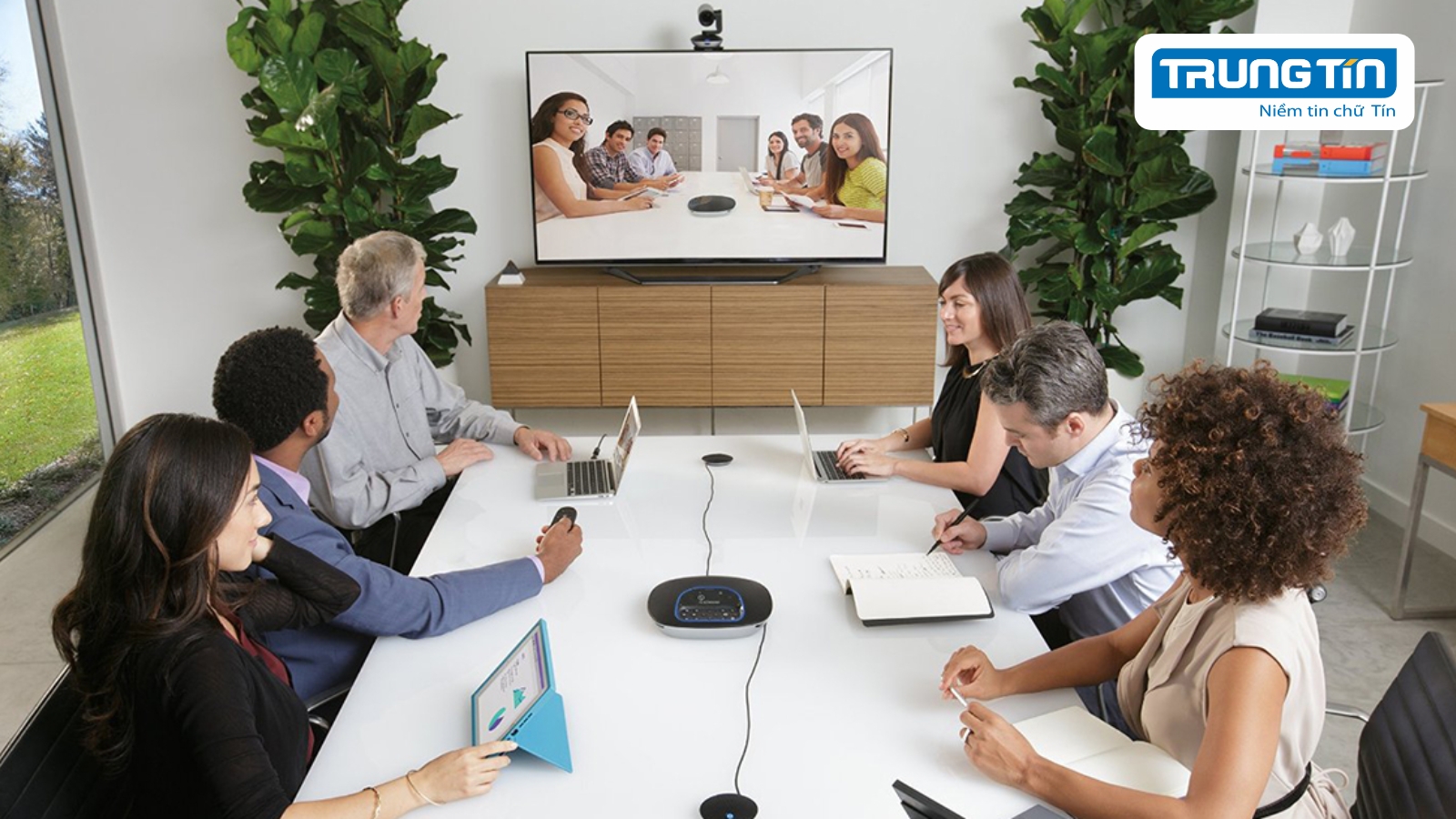 Camera hội họp trực tuyến bán chạy cho doanh nghiệp